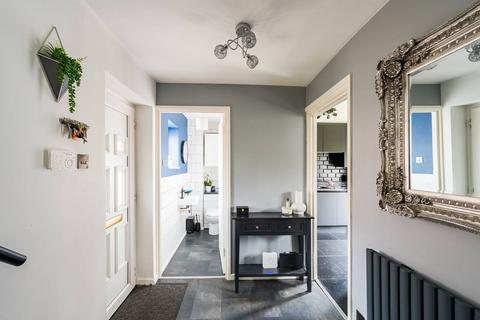 35 Athol Square, London, E14 0NP