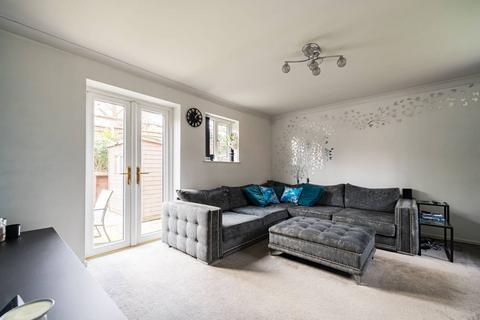 35 Athol Square, London, E14 0NP