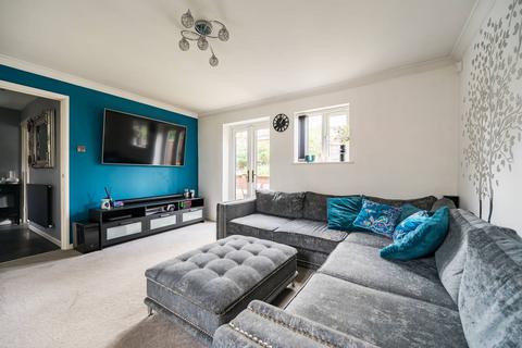 35 Athol Square, London, E14 0NP