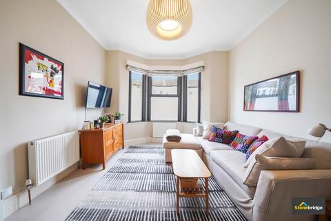 18 Victoria Avenue, London, E6 1EY