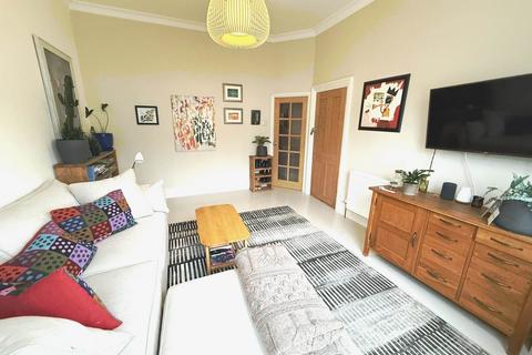 18 Victoria Avenue, London, E6 1EY