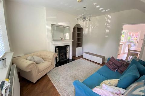 3 bedroom terraced house to rent, West Pathway, Harborne, Birmingham, B17 9DU