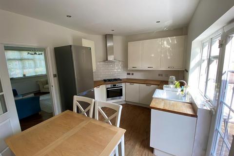 3 bedroom terraced house to rent, West Pathway, Harborne, Birmingham, B17 9DU