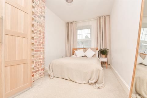 3 bedroom maisonette for sale, High Street, Uckfield, East Sussex