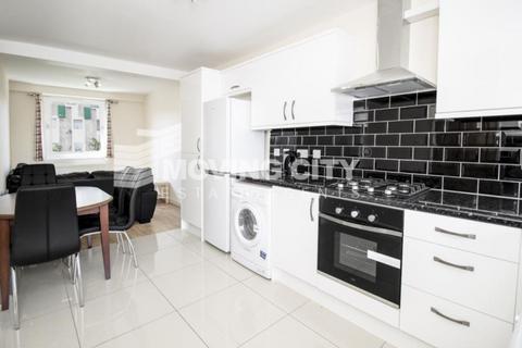 4 bedroom apartment to rent, Mace Street, London E2