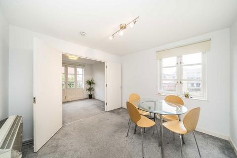 3 bedroom flat to rent, Weston Street, London SE1