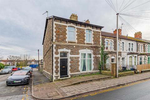 4 bedroom end of terrace house for sale, Pearl Street, Cardiff CF24