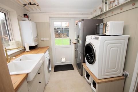 3 bedroom semi-detached house for sale, Manor Road, Toddington, Dunstable