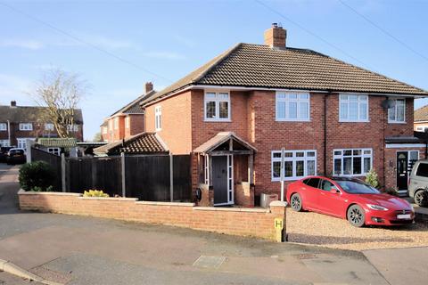 3 bedroom semi-detached house for sale, Manor Road, Toddington, Dunstable