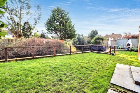 4 bedroom semi-detached house for sale, Perfectly placed between Clevedon Town Centre and Seafront