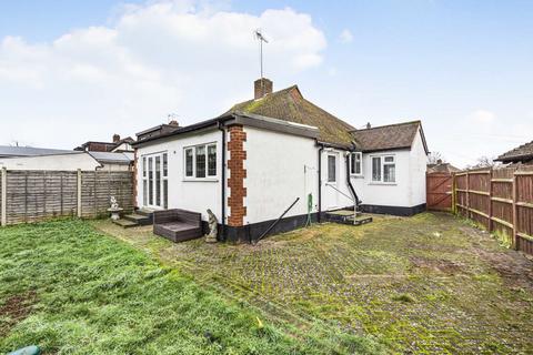 2 bedroom bungalow for sale, Woodlawn Crescent, Twickenham, TW2