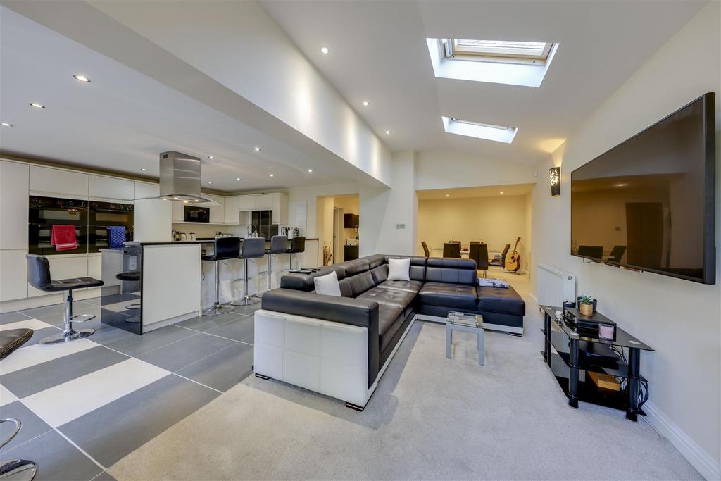 Open Plan Living / Kitchen / Dining Alt