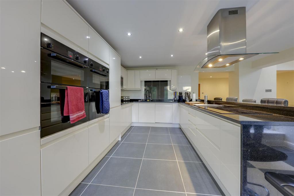 Kitchen Alt