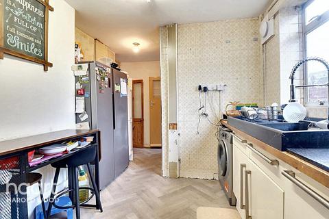 2 Guildford Road, Romford, RM3 8LR