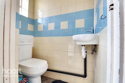 2 Guildford Road, Romford, RM3 8LR