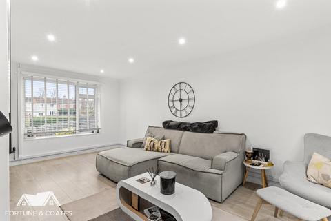 61 Jerounds, Harlow, CM19 4HF