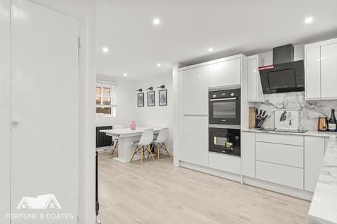 61 Jerounds, Harlow, CM19 4HF