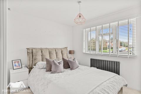 61 Jerounds, Harlow, CM19 4HF