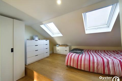 4 bedroom terraced house for sale, Oakleigh Road North, London, N20