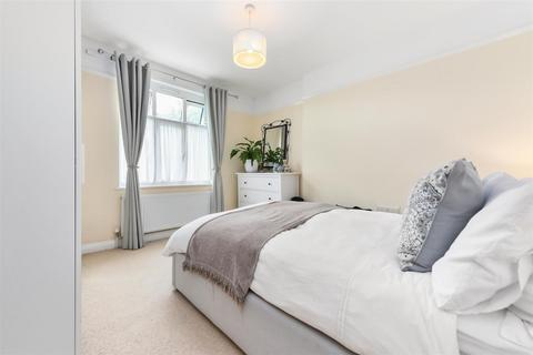 21 Firstway, London, SW20 0JD