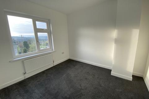 18 Giants Grave Road, Neath, SA11 2LS