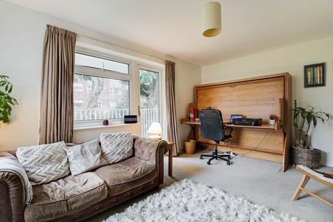 2 bedroom flat for sale, Priory Court, Mountfield Road