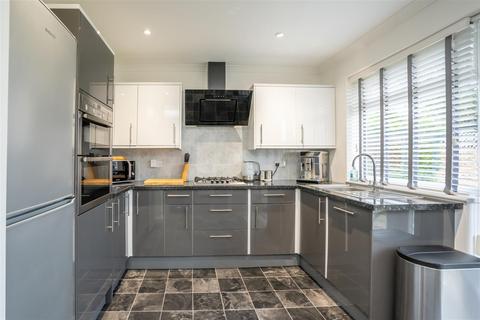 74 Hook Lane, Rose Green, Bognor Regis, PO21 3PE