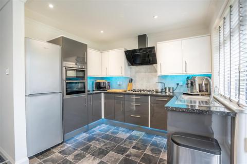 74 Hook Lane, Rose Green, Bognor Regis, PO21 3PE