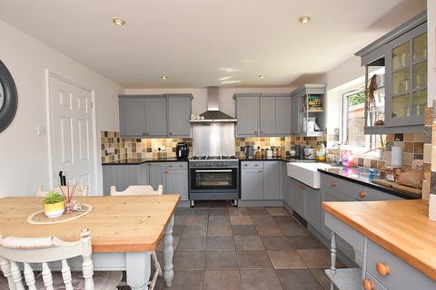 29 Blackmore Chase, Wincanton, BA9 9SB
