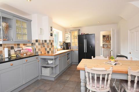 29 Blackmore Chase, Wincanton, BA9 9SB