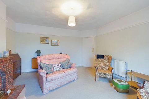 2 bedroom ground floor flat for sale, Chesham Close, Goring by Sea, Worthing, BN12