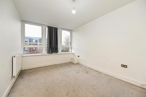 2 bedroom flat to rent, Southgate, Chichester