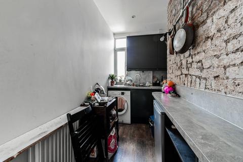 1 bedroom flat to rent, Nevill Road, Stoke Newington, London, N16