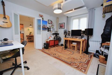 86 Wilson Avenue, Mitcham, CR4 3JL