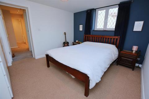 86 Wilson Avenue, Mitcham, CR4 3JL