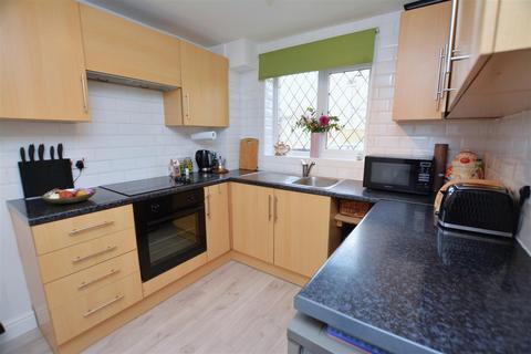 2 bedroom semi-detached house for sale, Wilson Avenue, Mitcham CR4