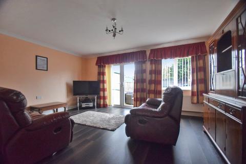 3 bedroom terraced house for sale, Greenvale Gardens, Rainham, Gillingham, ME8