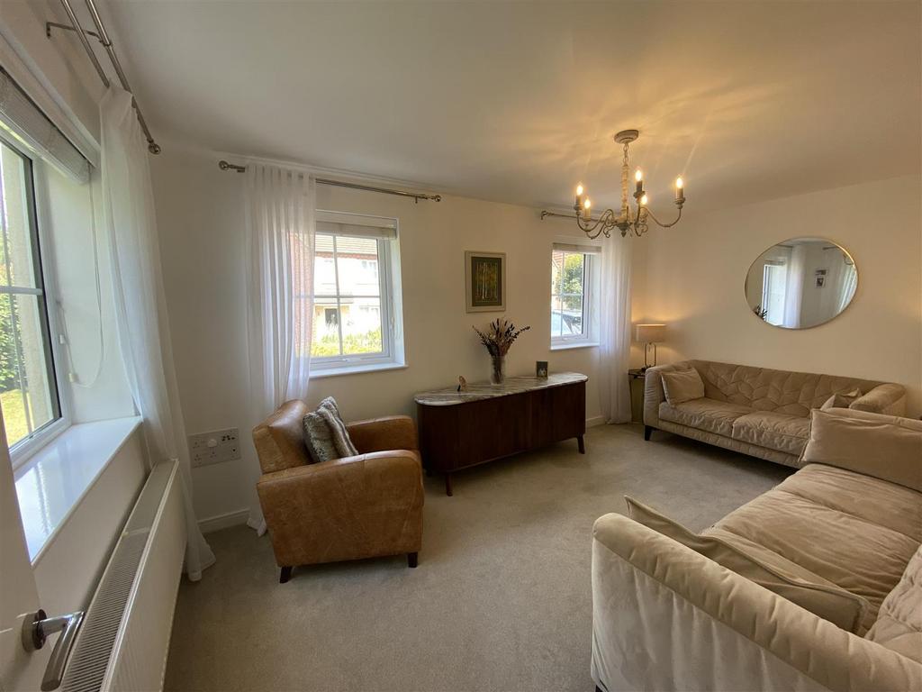 Livingroom1.jpg
