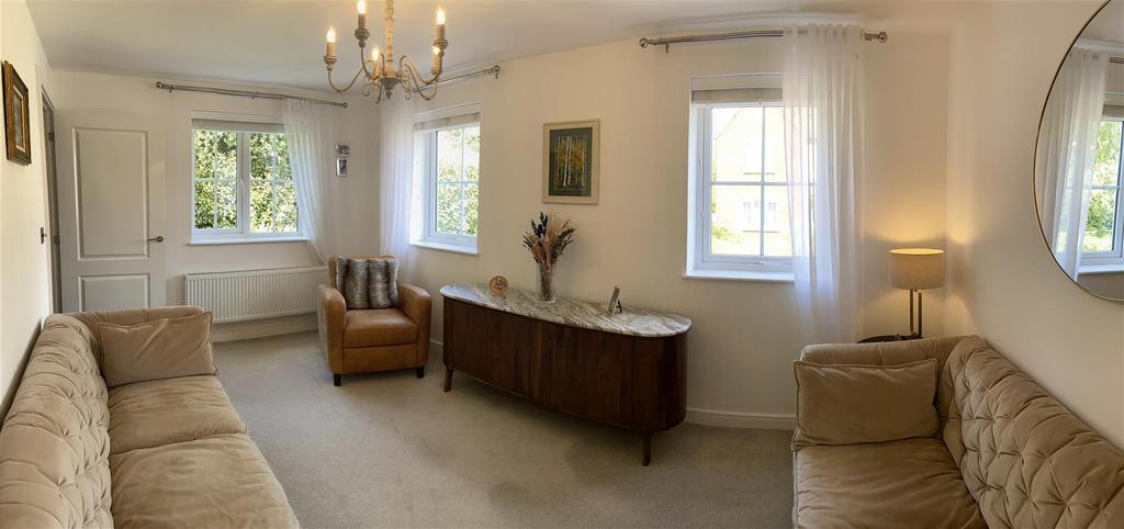 Livingroom2.jpg