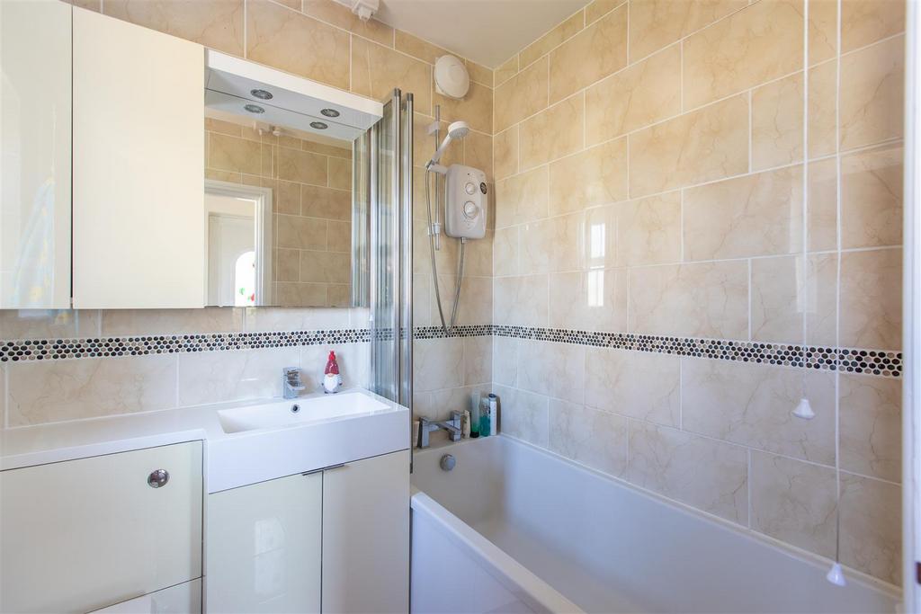 Primrose Way Bathroom.jpg