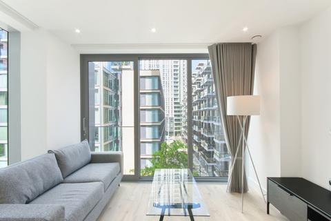 Studio to rent, Goodman's Fields, Piazza Walk, Aldgate, London, E1