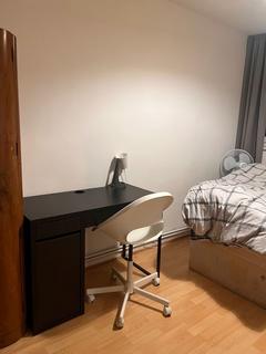 3 bedroom flat to rent, Cope Street, London SE16