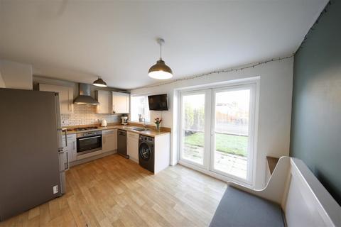 3 bedroom semi-detached house for sale, Chartwell Gardens, Kingswood, Hull