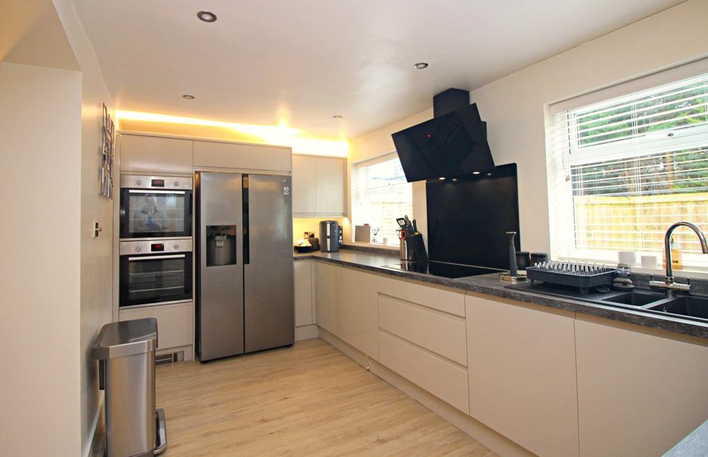 Fitted Kitchen