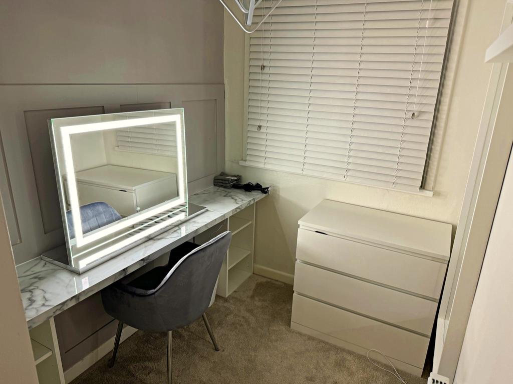 Bed 3 Dressing Rm
