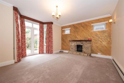 4 bedroom house for sale, Fernhill Road, Farnborough