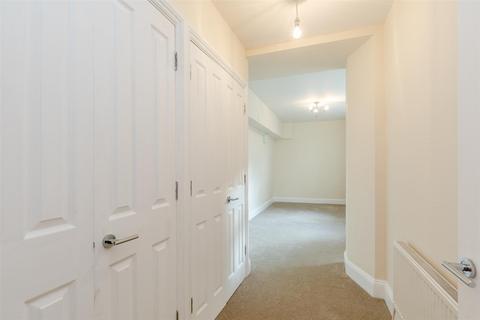 54a Oakfield Road, Clifton, Bristol, BS8 2BG