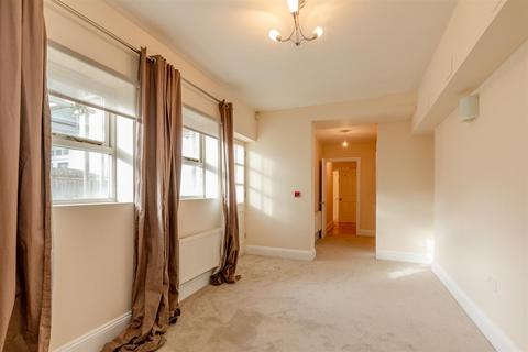 54a Oakfield Road, Clifton, Bristol, BS8 2BG
