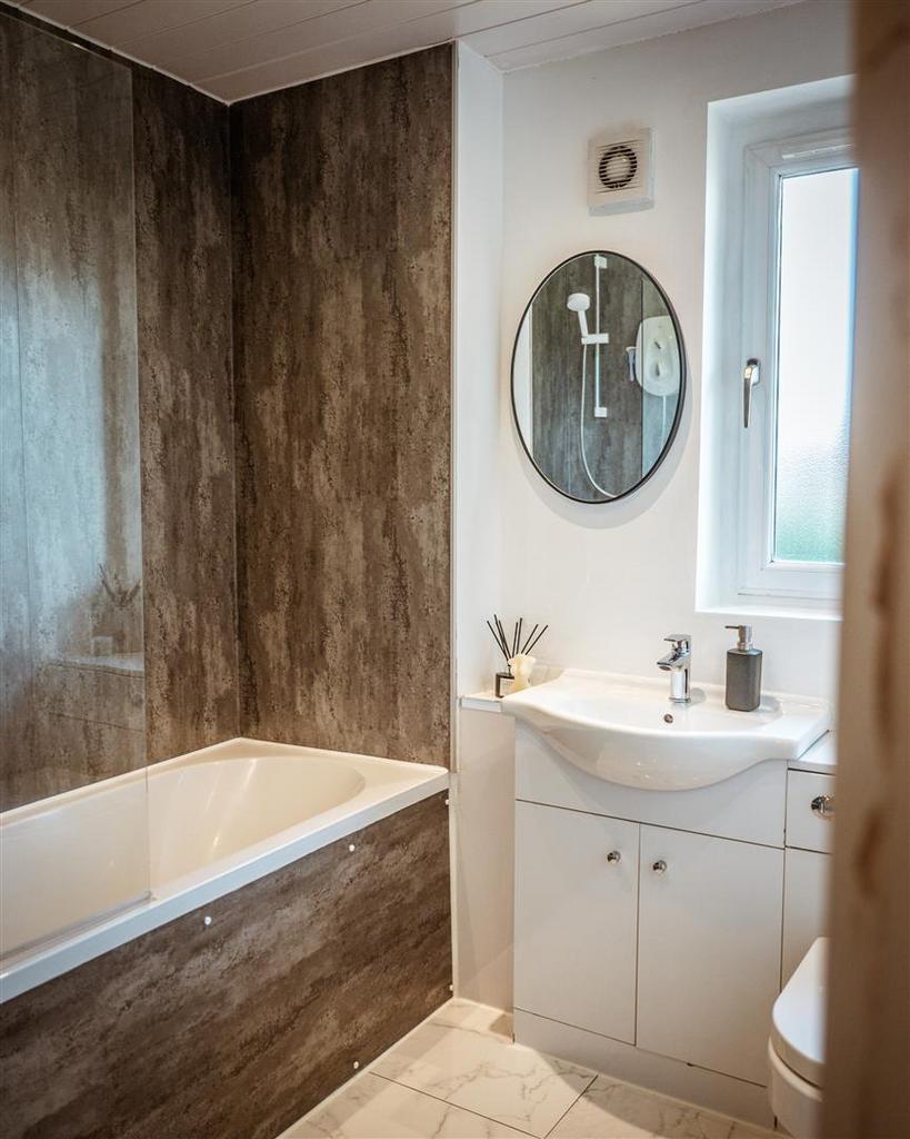 33 HADDINGTON GARDENS 160124 EDIT (3 of 38).jpg