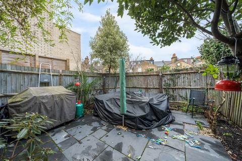 5 bedroom end of terrace house for sale, Scawen Road, London, SE8